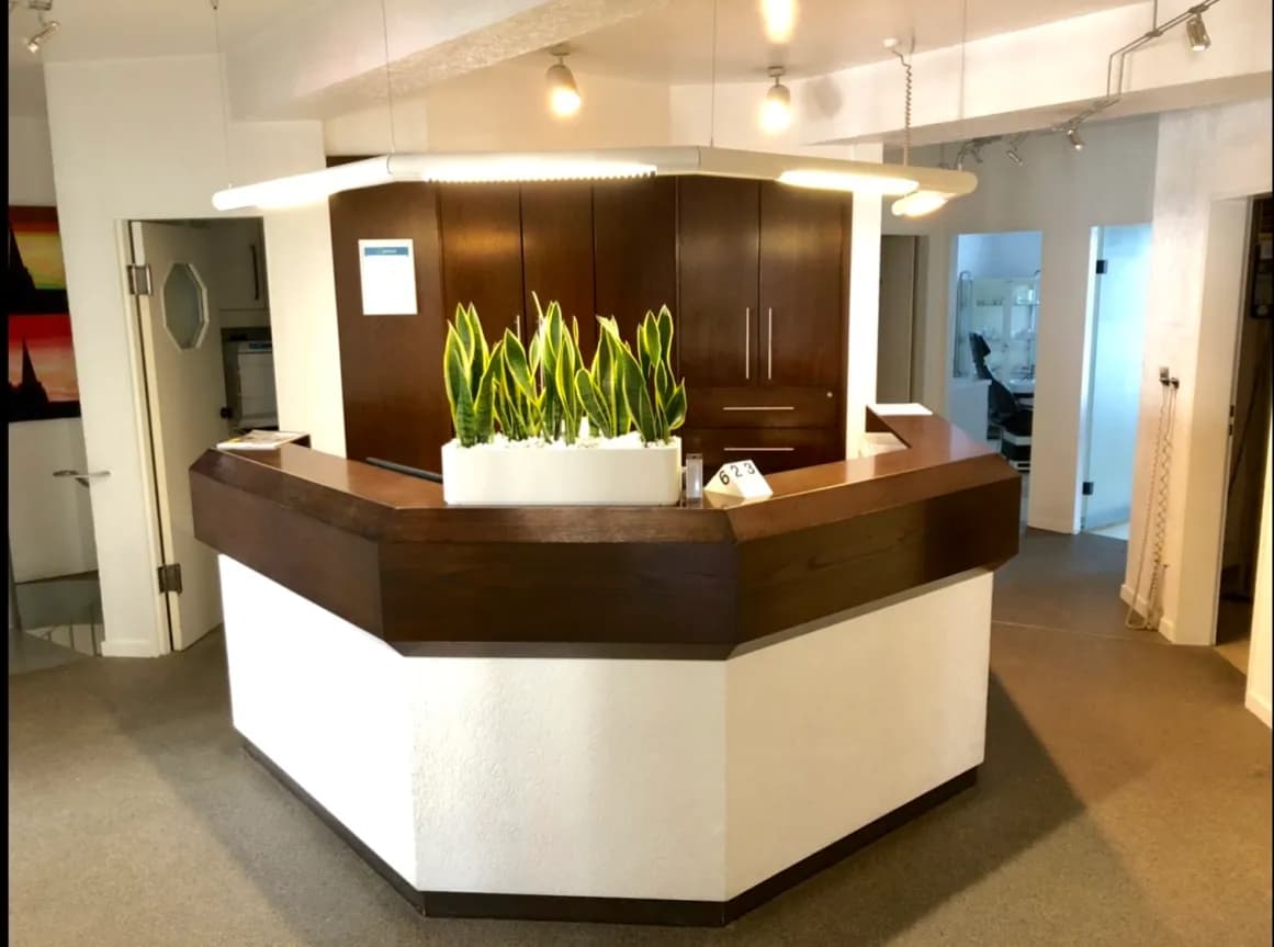 Zahnarzt Ebertplatz Köln Dr. (H) Jan-Laszlo Hauler, Dentitio, Ästhetik & Funktion — Foto aus dem Google-Eintrag der Praxis