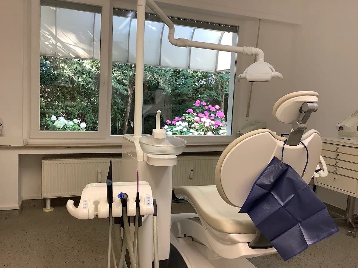 Zahnarzt Köln Zentrum Dr. Sales - Angstpatienten & Zahnästhetik — Foto aus dem Google-Eintrag der Praxis
