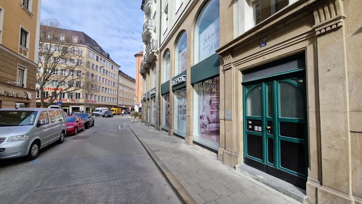 Zahnarzt München Dr. med. dent. Wolfgang Hiltscher — Foto aus dem Google-Eintrag der Praxis