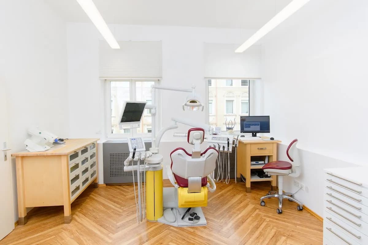 Zahnarzt München Haidhausen | Dr. Henrik Bauer-Textor — Foto aus dem Google-Eintrag der Praxis