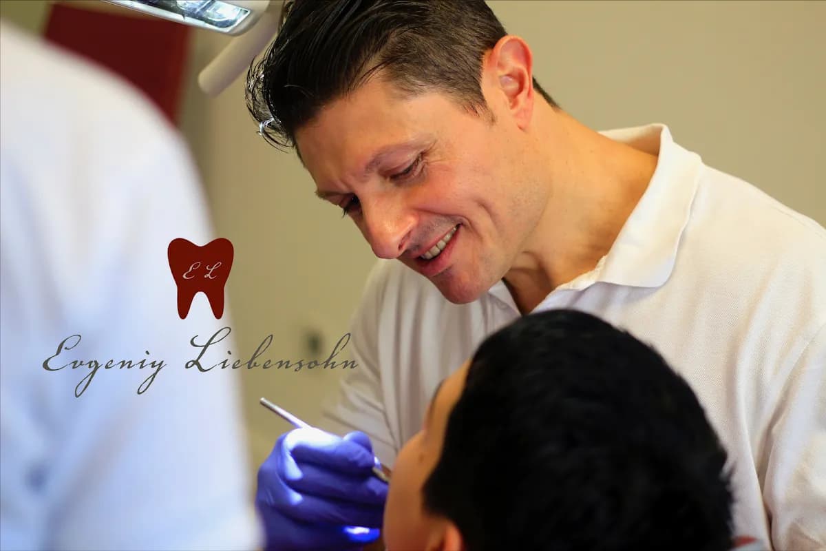 Zahnarzt Offenbach - Dr. Evgeniy Liebensohn | Zahnimplantate Zahnersatz Offenbach — Foto aus dem Google-Eintrag der Praxis