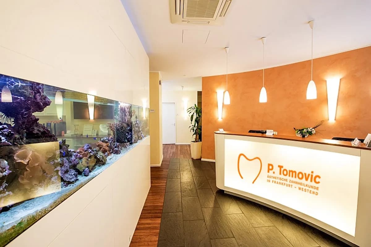 Zahnarzt P. Tomovic - ästhetische Zahnarztpraxis Frankfurt-Westend — Foto aus dem Google-Eintrag der Praxis