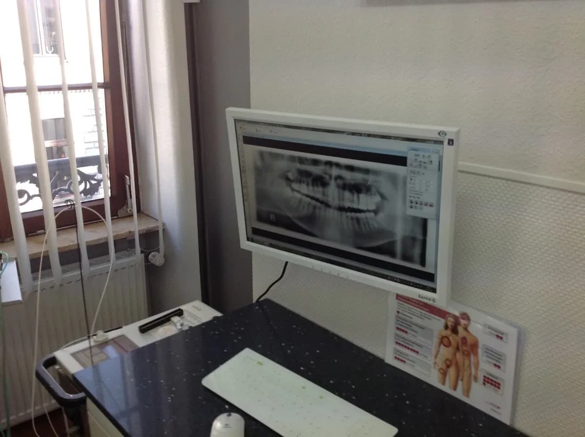 Zahnarzt Wuppertal Elberfeld - Dr. med. dent. Heinrich Florian Schmitz — Foto aus dem Google-Eintrag der Praxis