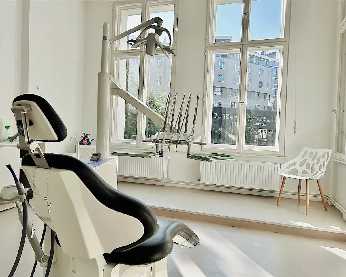 Zahnärzte am Akazienkiez — Foto aus dem Google-Eintrag der Praxis