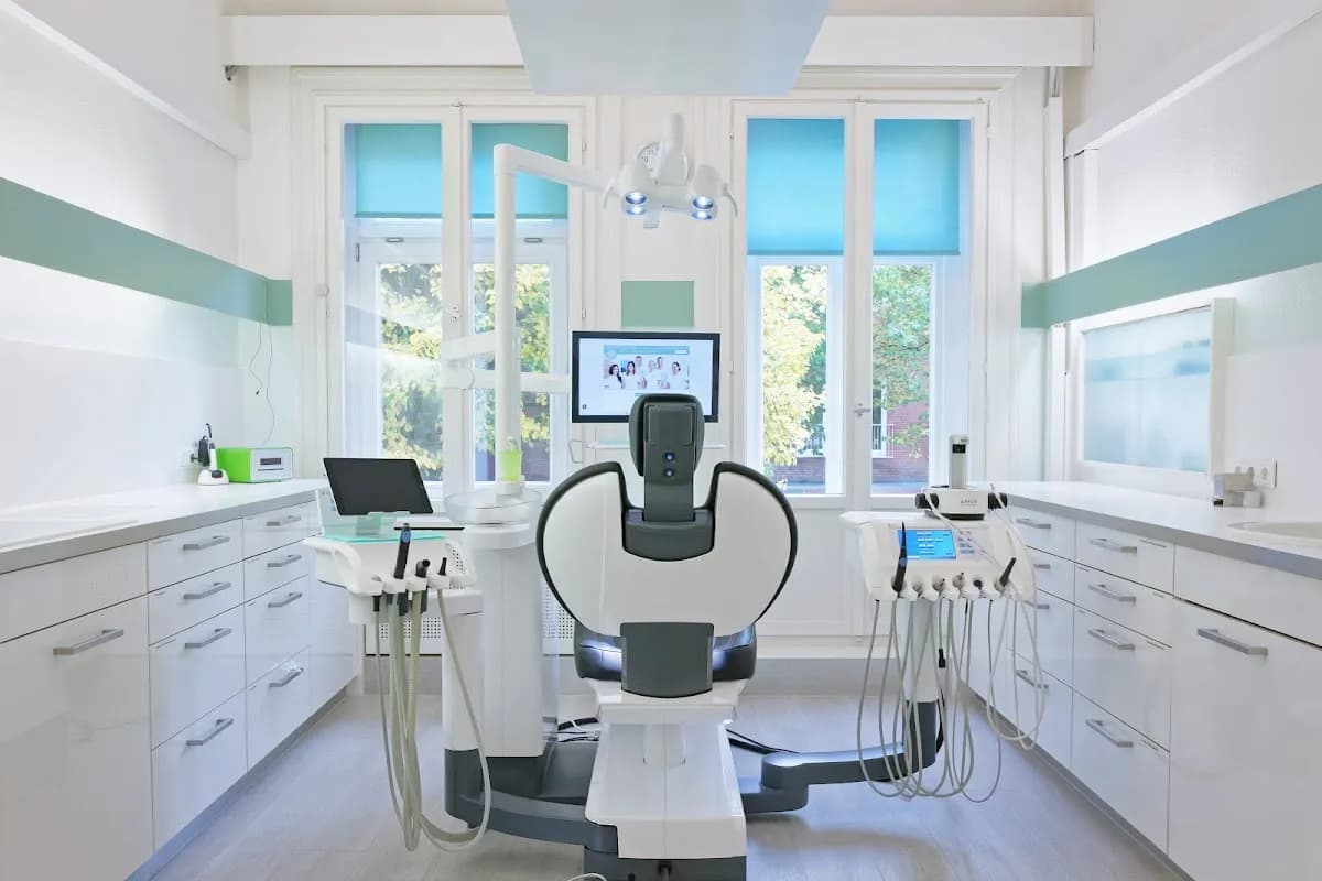 Zahnärzte am Quartier 21 - Dr. Tretau & Team — Foto aus dem Google-Eintrag der Praxis