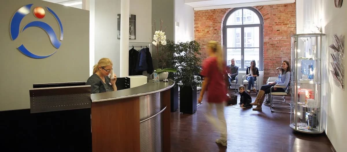 Zahnärzte am Spreebogen Dr. Ludwig Bogner und Partner — Foto aus dem Google-Eintrag der Praxis