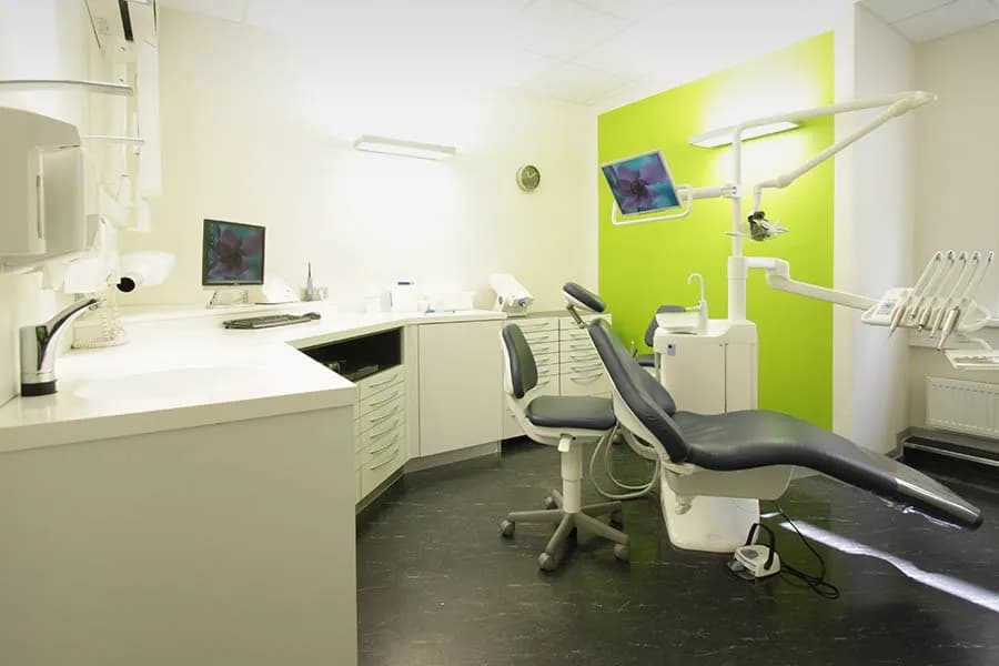Zahnärzte Bouhjar — Foto aus dem Google-Eintrag der Praxis