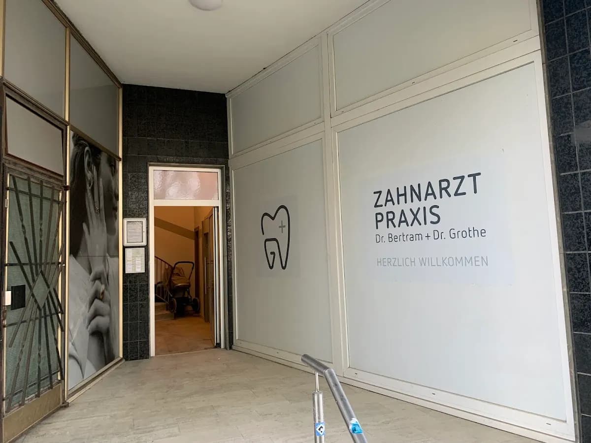 Zahnärzte Dr. Bertram & Dr. Grothe — Foto aus dem Google-Eintrag der Praxis