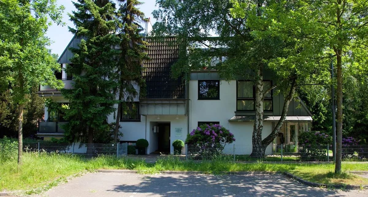Zahnärzte Dr. Sarah Alten Dr. Roger Alten Praxispartnerschaft — Foto aus dem Google-Eintrag der Praxis
