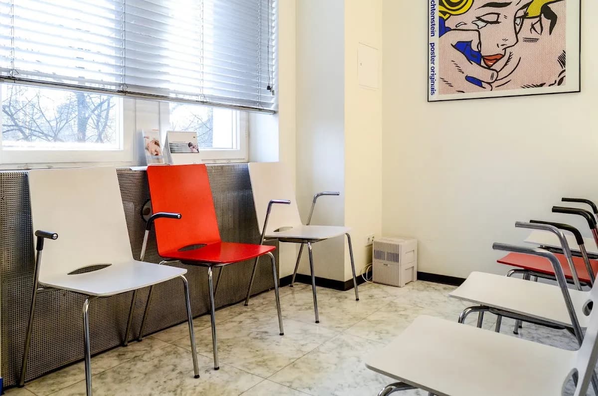 Zahnärzte in Tempelhof: Dr. Leuschner & M. Tsiatsi & M. Kelm — Foto aus dem Google-Eintrag der Praxis