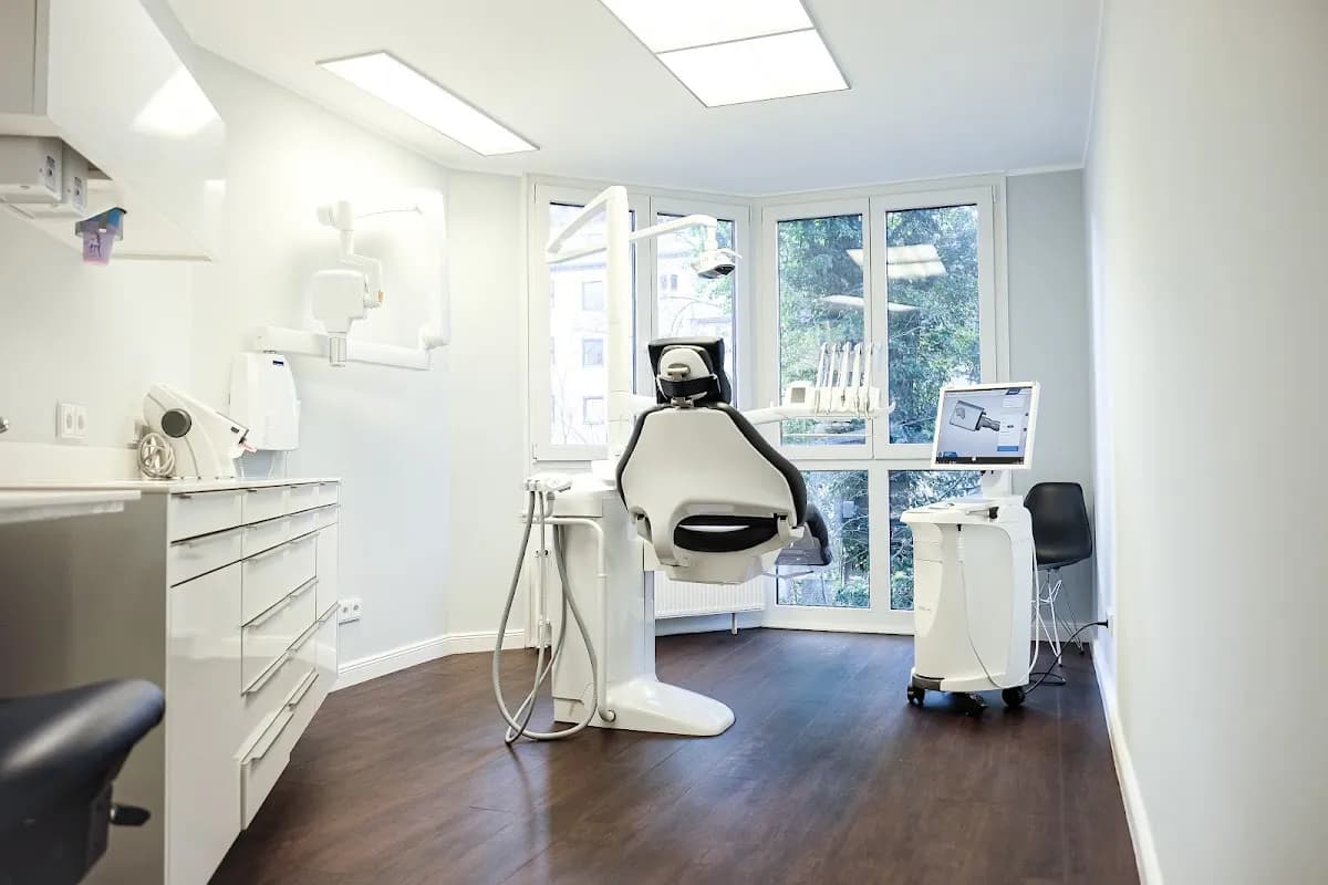 Zahnärzte Winterhude - brandt+freitag — Foto aus dem Google-Eintrag der Praxis