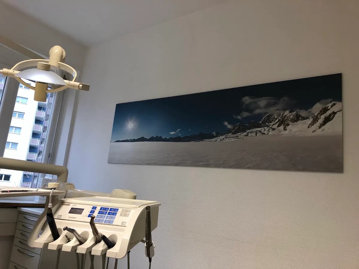 Zahnärztehaus ROT — Foto aus dem Google-Eintrag der Praxis