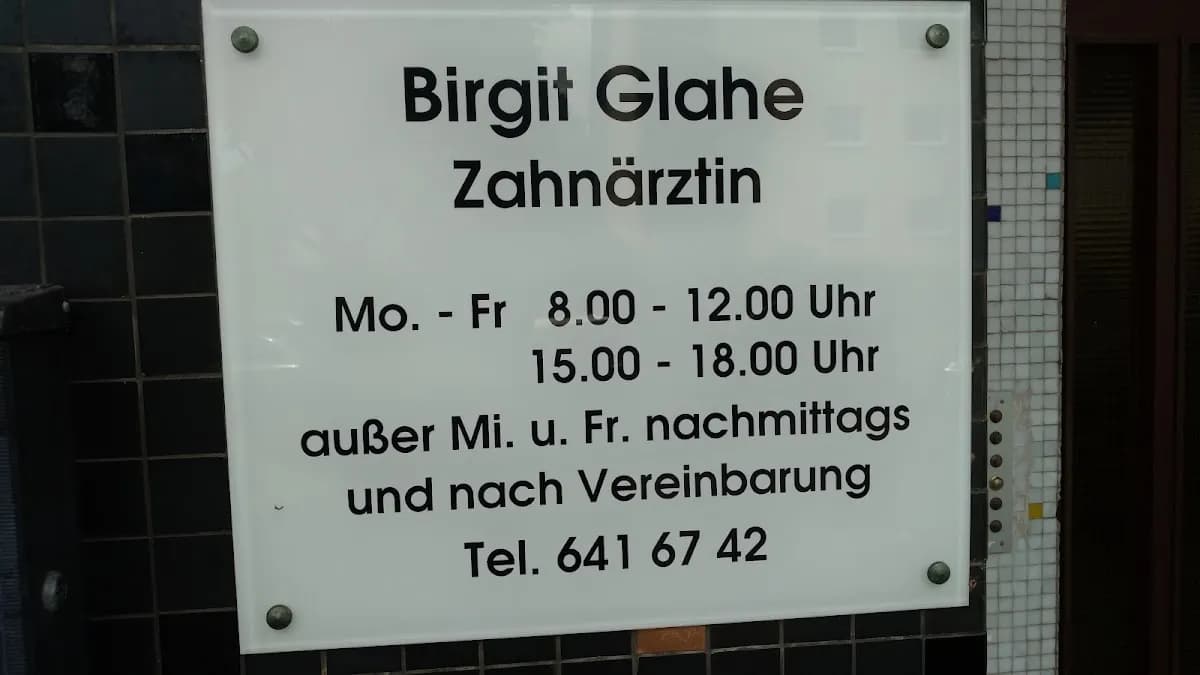 Zahnärztin Birgit Glahe — Foto aus dem Google-Eintrag der Praxis