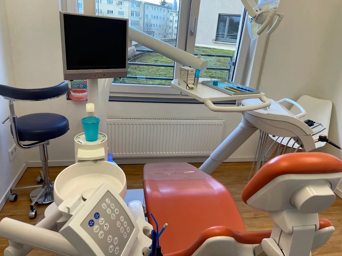 Zahnarztpraxis Al-Momany — Foto aus dem Google-Eintrag der Praxis