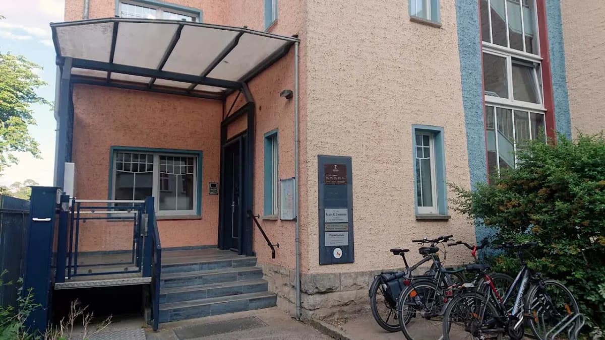 Zahnarztpraxis am Schloss Köpenick — Foto aus dem Google-Eintrag der Praxis