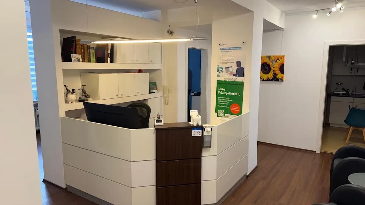 Zahnarztpraxis Bochum Smile Hayyel Alkazem — Foto aus dem Google-Eintrag der Praxis