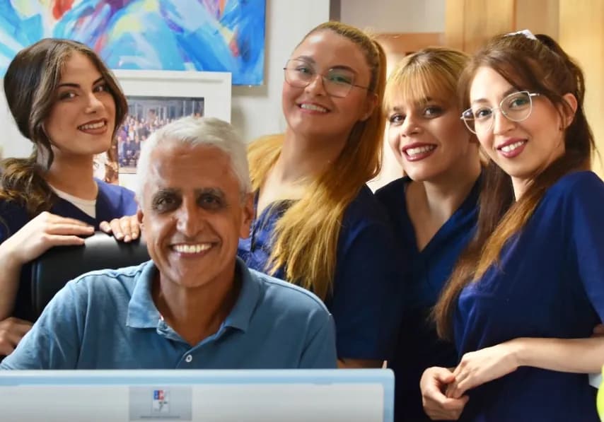 Zahnarztpraxis Degerloch Dr. Noushin Farivar Tanha Zahnärztin — Foto aus dem Google-Eintrag der Praxis