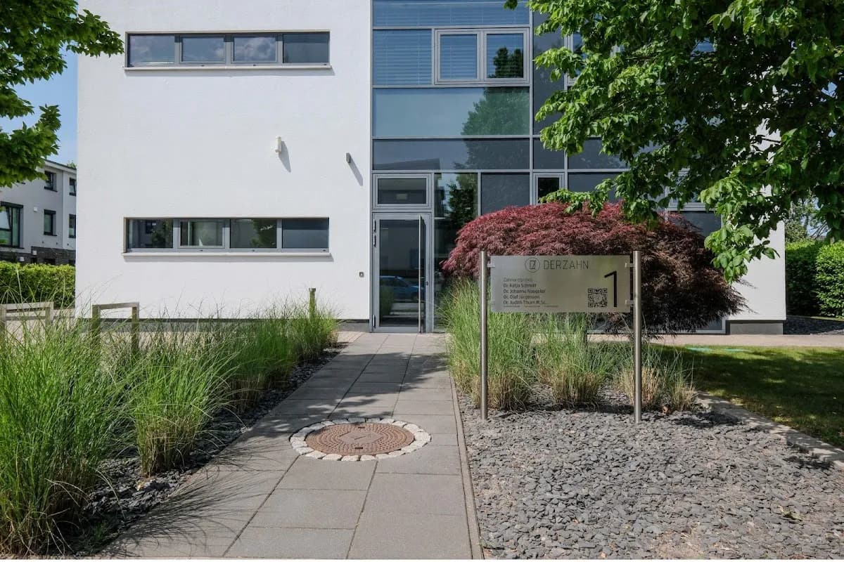 Zahnarztpraxis DERZAHN — Foto aus dem Google-Eintrag der Praxis