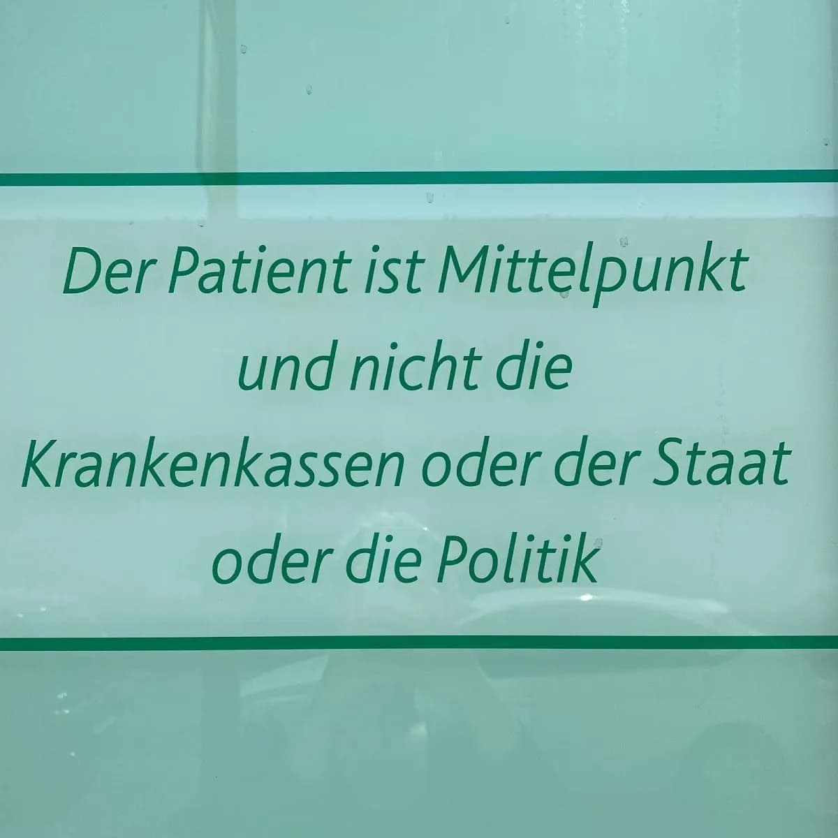 Zahnarztpraxis - Die Praxis mit Herz | Prof.(RO) Prof. h.c. (RO) Dr. Werner Becker, Zahnärztin Natyra Kupina & Kollegen*innen — Foto aus dem Google-Eintrag der Praxis