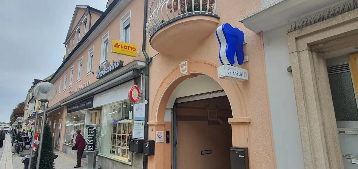 Zahnarztpraxis Dr. Knecht - Ihre Zahnarztpraxis im Herzen von Ludwigsburg — Foto aus dem Google-Eintrag der Praxis