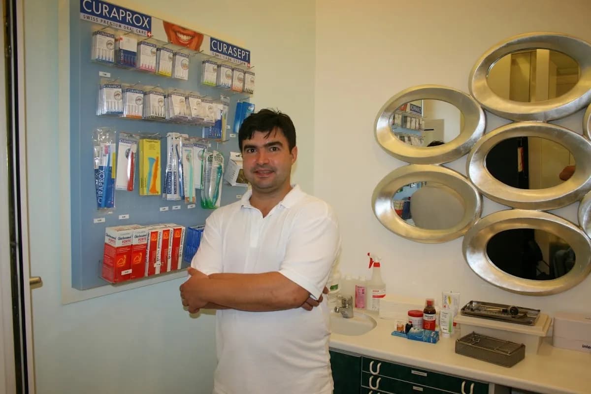 Zahnarztpraxis Dr. med. Aleksej Bezeluk MSc — Foto aus dem Google-Eintrag der Praxis