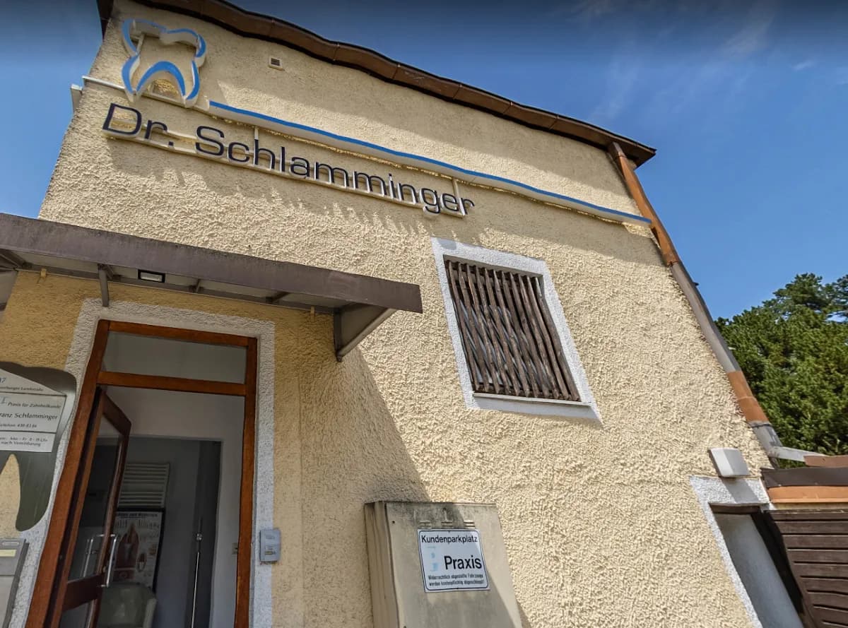 Zahnarztpraxis Dr. Schlamminger - München — Foto aus dem Google-Eintrag der Praxis