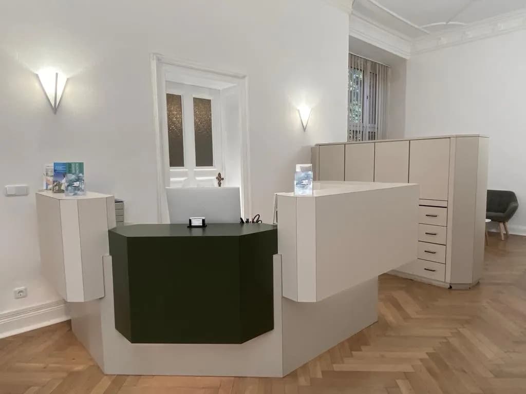Zahnarztpraxis Dr. Svetlana Serkedjieva — Foto aus dem Google-Eintrag der Praxis