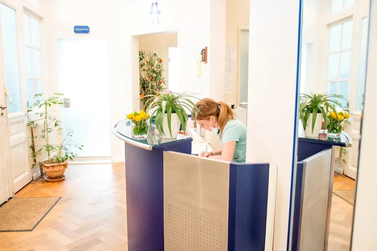Zahnarztpraxis Frau Arlett Hovakimian — Foto aus dem Google-Eintrag der Praxis