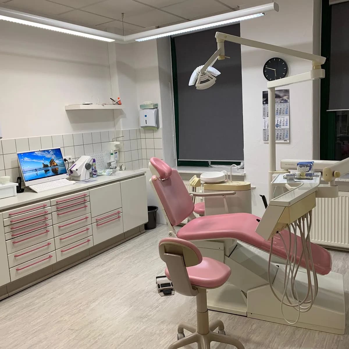 Zahnarztpraxis Golden Smile — Foto aus dem Google-Eintrag der Praxis