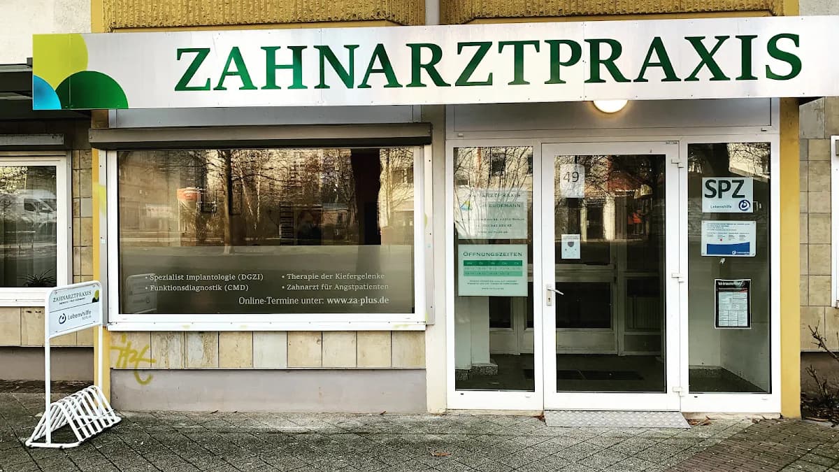 Zahnarztpraxis Lüdemann Berlin-Hellersdorf — Foto aus dem Google-Eintrag der Praxis