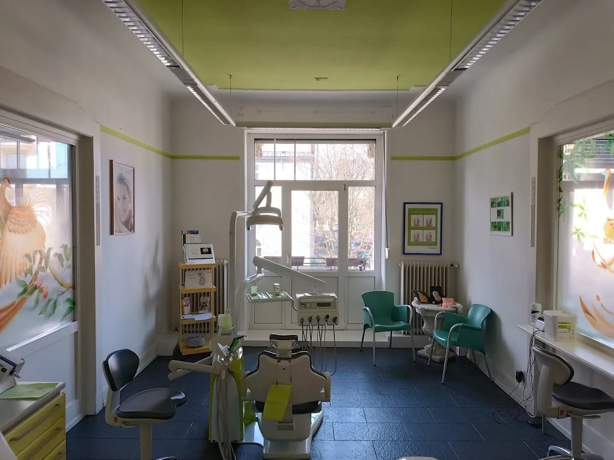 Zahnarztpraxis Mihaela Bujor — Foto aus dem Google-Eintrag der Praxis