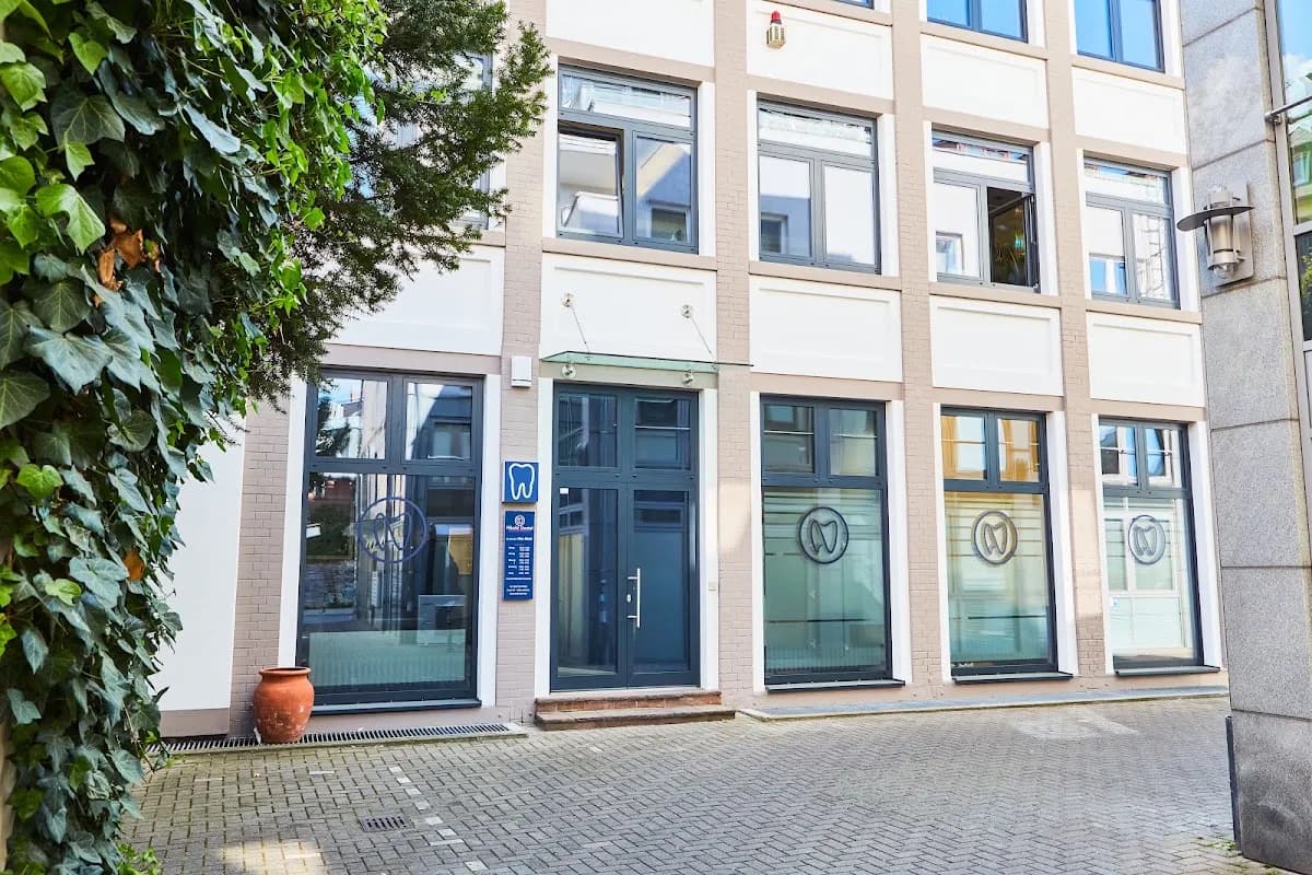 Zahnarztpraxis Nikolić.Dental I Frankfurt-Bockenheim — Foto aus dem Google-Eintrag der Praxis