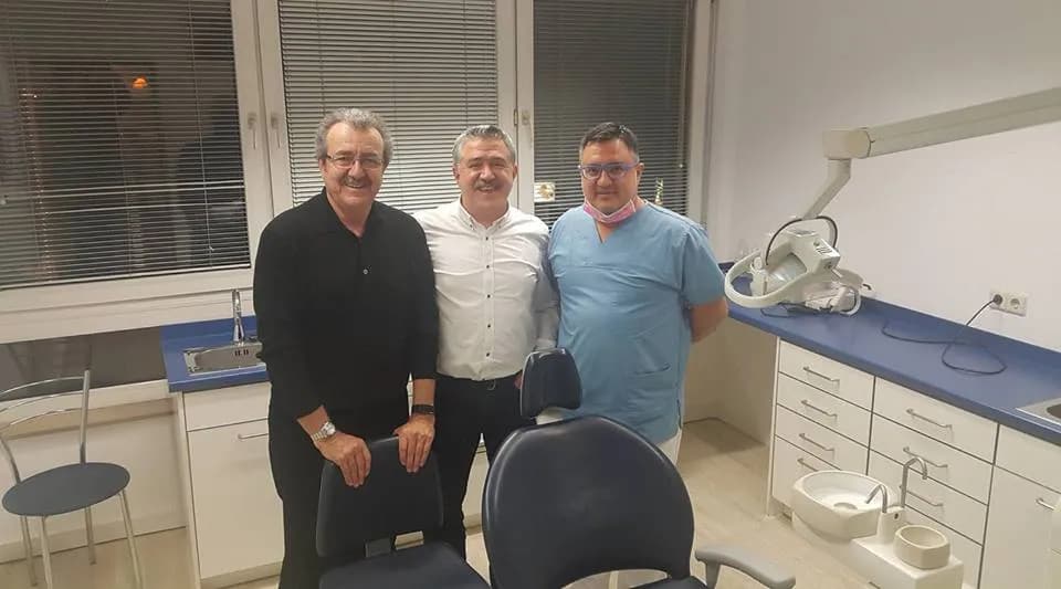 Zahnarztpraxis Özgür Köseoglu — Foto aus dem Google-Eintrag der Praxis