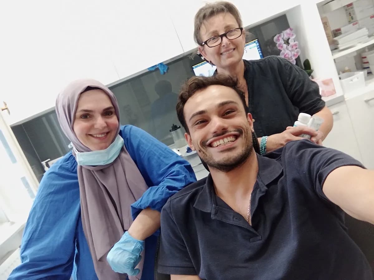 Zahnarztpraxis Safaltin — Foto aus dem Google-Eintrag der Praxis