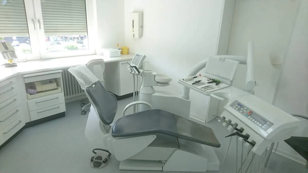 Zahnarztpraxis Sayyid Gzayyil — Foto aus dem Google-Eintrag der Praxis