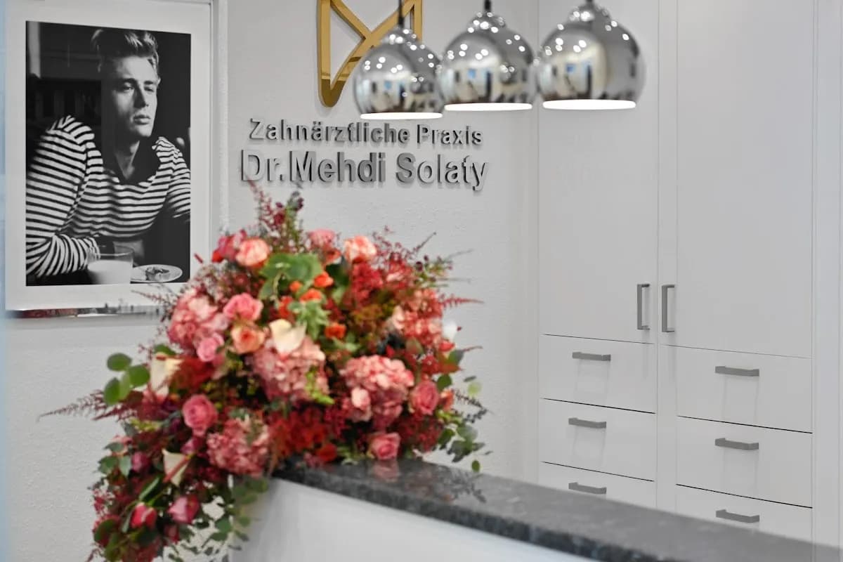 Zahnarztpraxis Schnelsen - Dr. Mehdi Solaty — Foto aus dem Google-Eintrag der Praxis