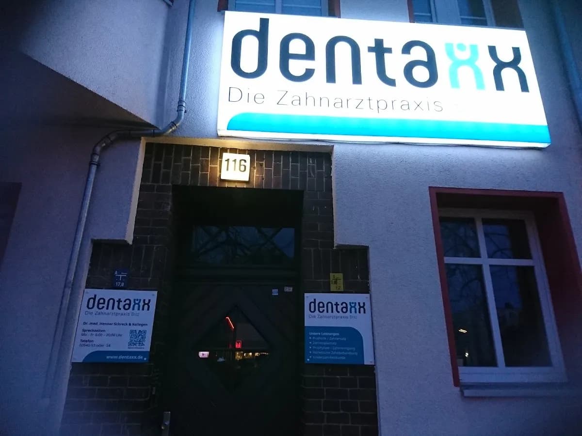 Zahnarztzentrum dentaxx Berlin Britz | Dr. Schreck & Kollegen — Foto aus dem Google-Eintrag der Praxis