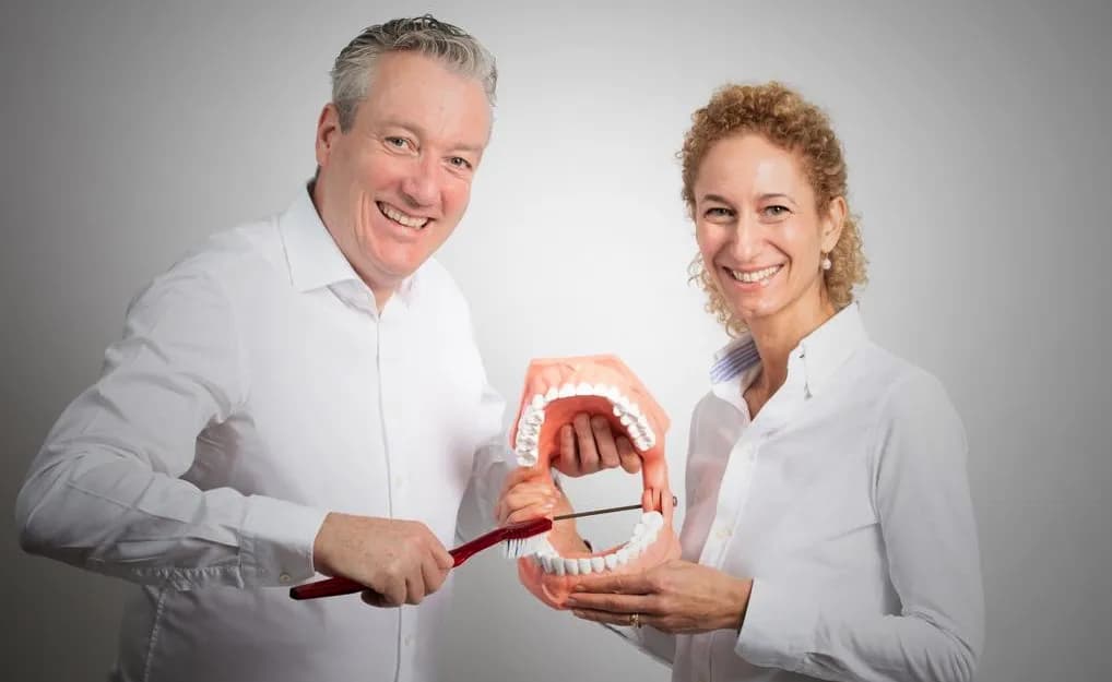 Zahnästhetik Rodenkirchen Zahnärzte Dr. Alexander Krauße und Dr. Natascha Krauße — Foto aus dem Google-Eintrag der Praxis