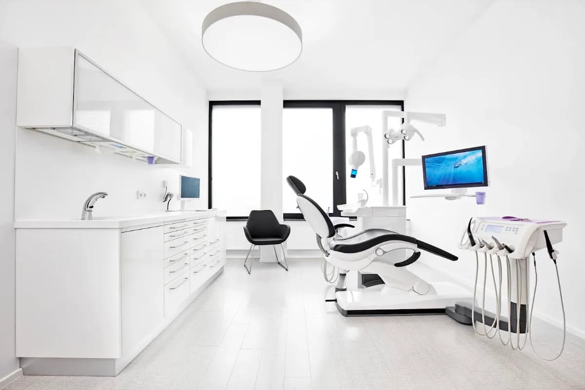 Zahngesundheitszentrum Dr. Berand — Foto aus dem Google-Eintrag der Praxis