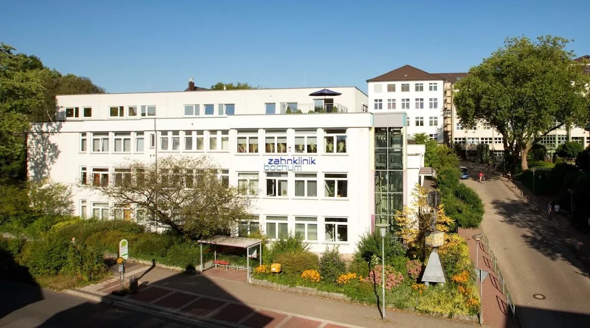Zahnklinik Bochum und BAG Dres. Gloger, Späth, Siering, Brodowski GbR — Foto aus dem Google-Eintrag der Praxis