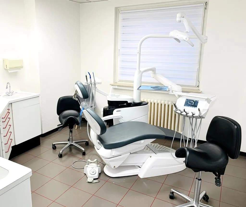 Zahnkreis Duisburg Dr. med. dent. Adem D. Özbek & Kollegen — Foto aus dem Google-Eintrag der Praxis