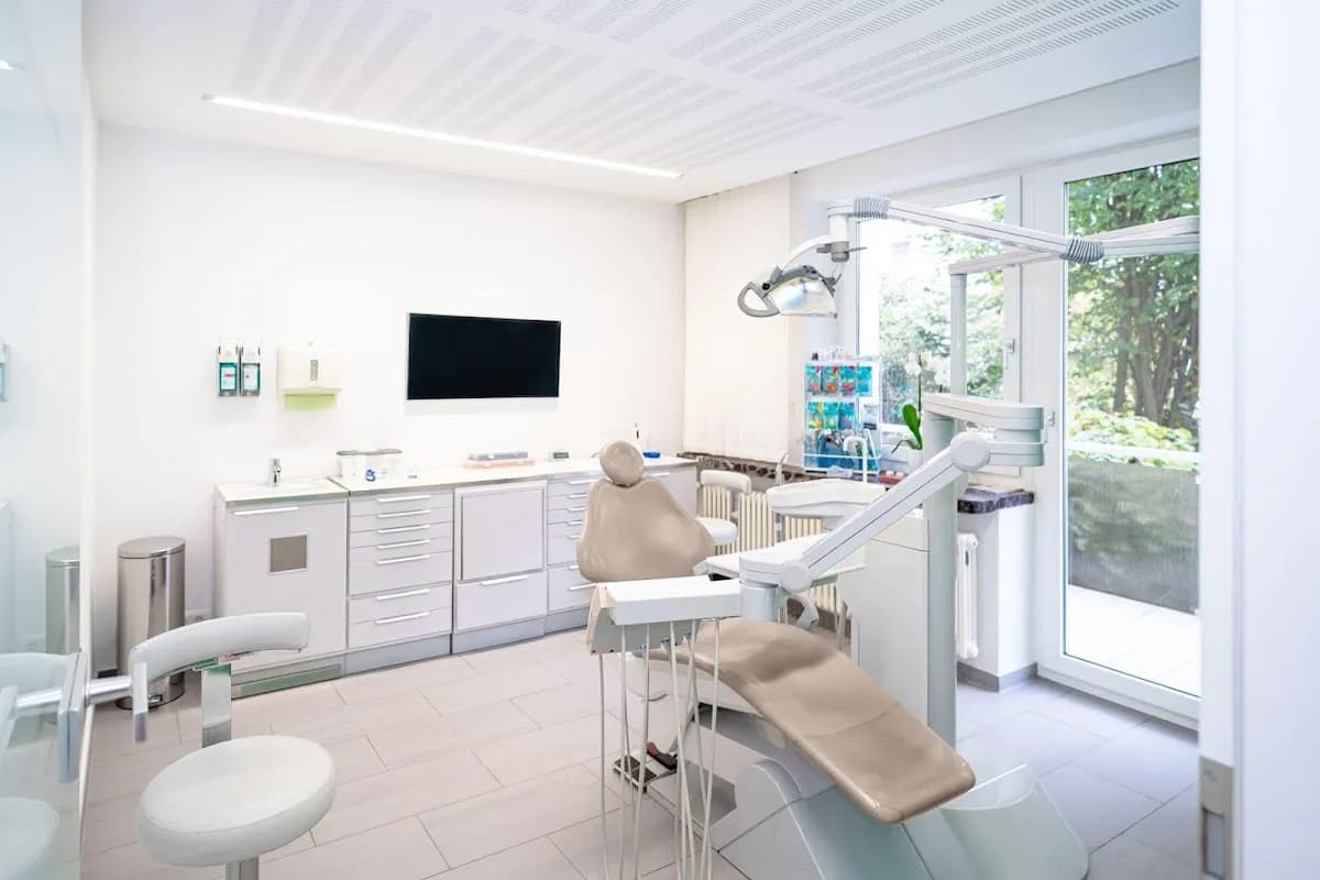Zahnliebe Südstadt - Zahnärztin Rouja Vaezpour-Sahan — Foto aus dem Google-Eintrag der Praxis