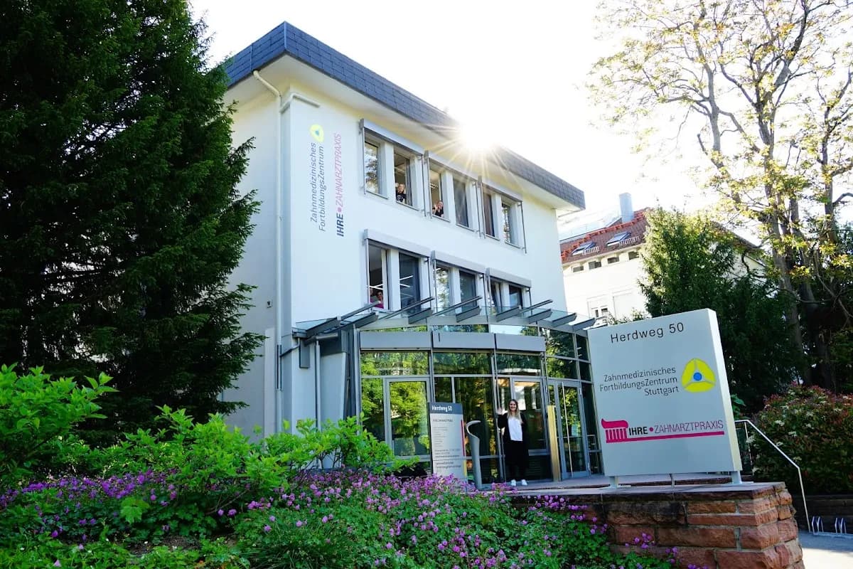 Zahnmedizinisches Fortbildungszentrum ZFZ Stuttgart — Foto aus dem Google-Eintrag der Praxis