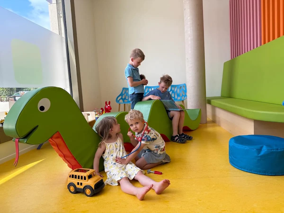 zahnträumerei - Kinderzahnarzt Regensburg Dr. Sina Ophoff & Dr. Veronika Lienhard — Foto aus dem Google-Eintrag der Praxis
