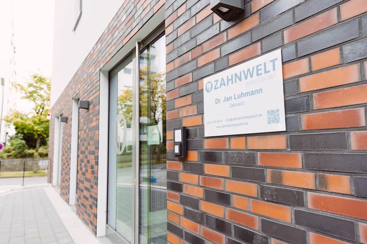 Zahnwelt Bergedorf - Dr. Jan Luhmann — Foto aus dem Google-Eintrag der Praxis