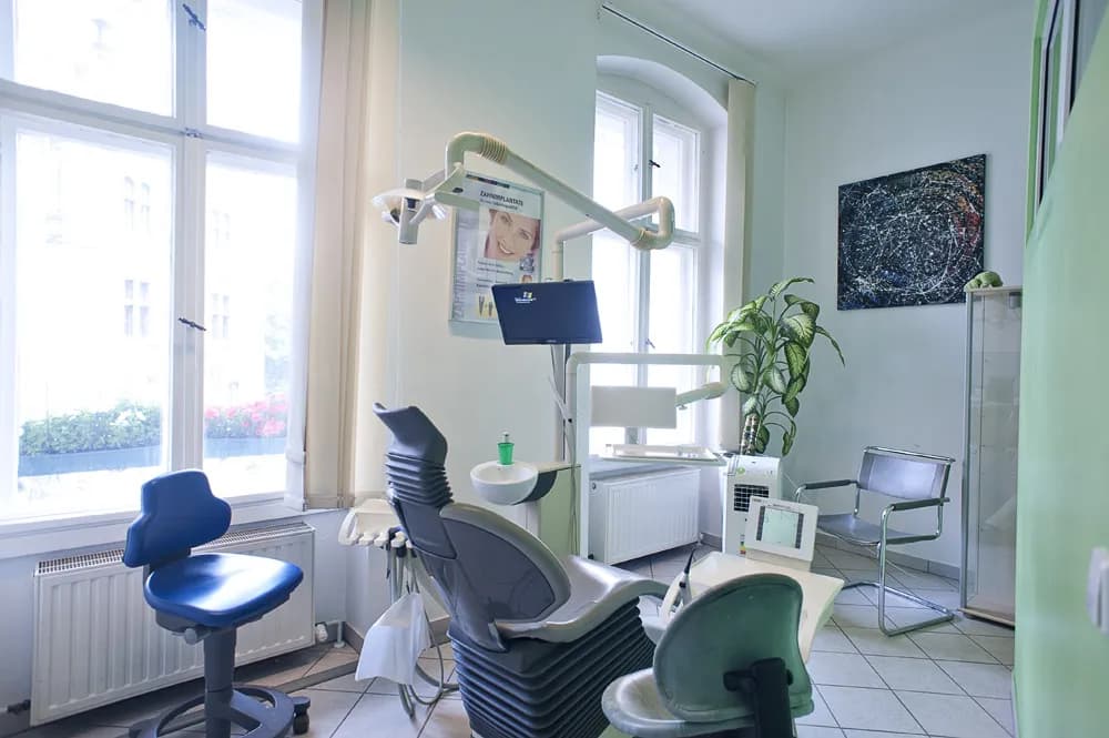 Zahnzentrum Neukölln Zahnarzt Althoff & Kollegen Berlin — Foto aus dem Google-Eintrag der Praxis