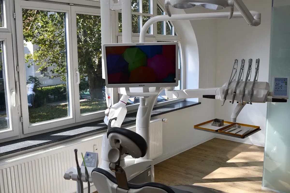 Zahnzentrum Pelikanplatz — Foto aus dem Google-Eintrag der Praxis