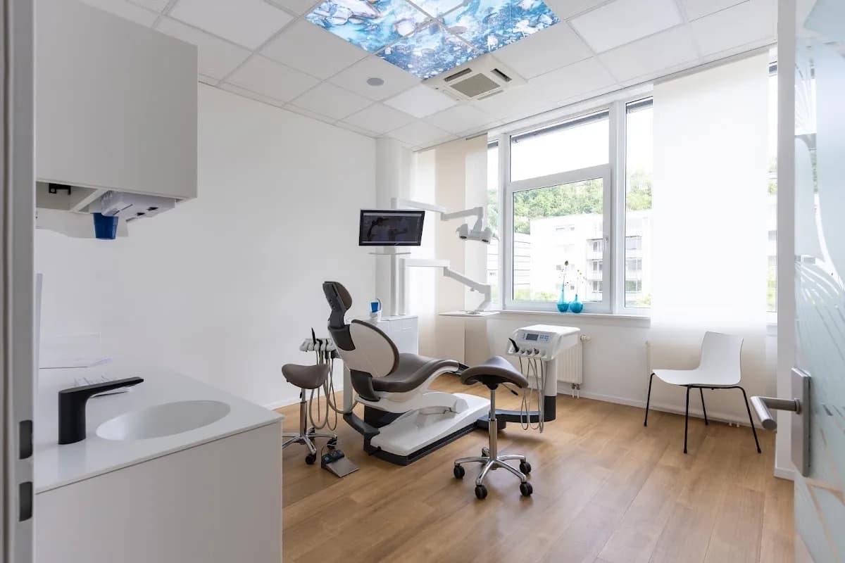 Zahnzentrum Stuttgart Dr. Lange — Foto aus dem Google-Eintrag der Praxis